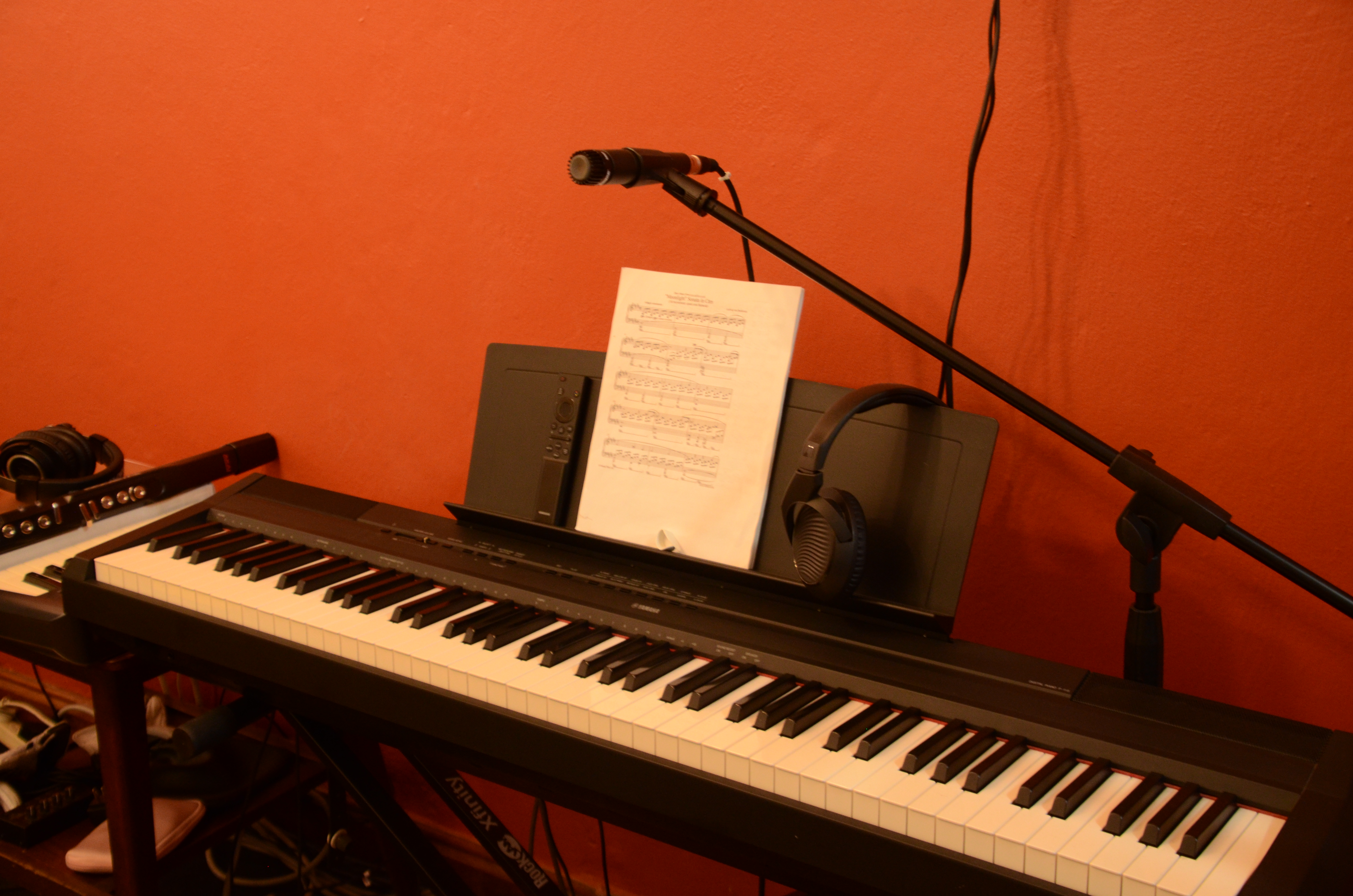 Piano y micrófono — Producción